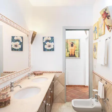 Domus Siracleto Villa, Notteri, Porto Giunco, Pool