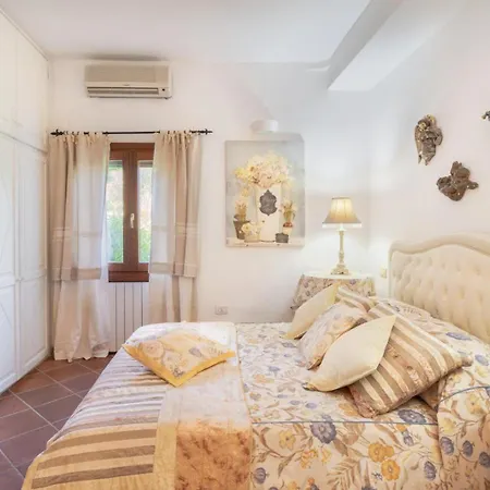 Domus Siracleto Villa, Notteri, Porto Giunco, Pool Villa *